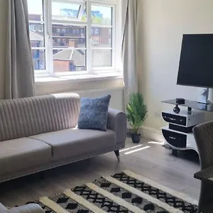 Stylish & Cozy 2-bedroom Flat In Hoxton & Shoreditch , London United Kingdom