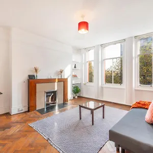 Urban Oasis - One Bedroom , London United Kingdom
